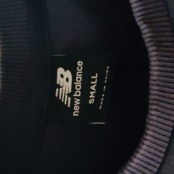 New Balance Crewneck - Picture 2 of 5